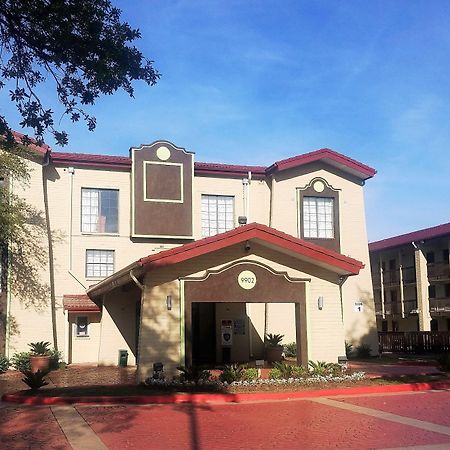 Red Roof Inn & Suites Houston- Hobby Airport Zewnętrze zdjęcie