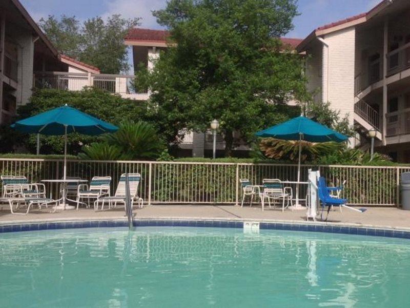 Red Roof Inn & Suites Houston- Hobby Airport Zewnętrze zdjęcie