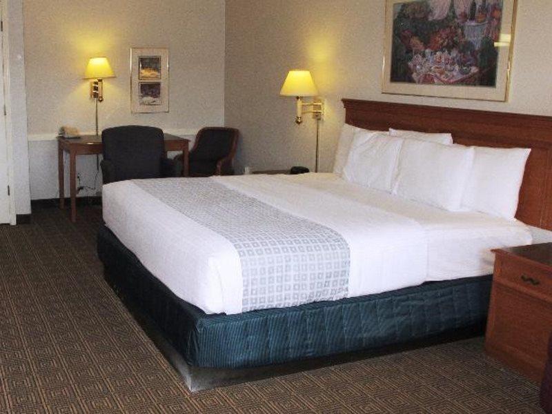 Red Roof Inn & Suites Houston- Hobby Airport Zewnętrze zdjęcie