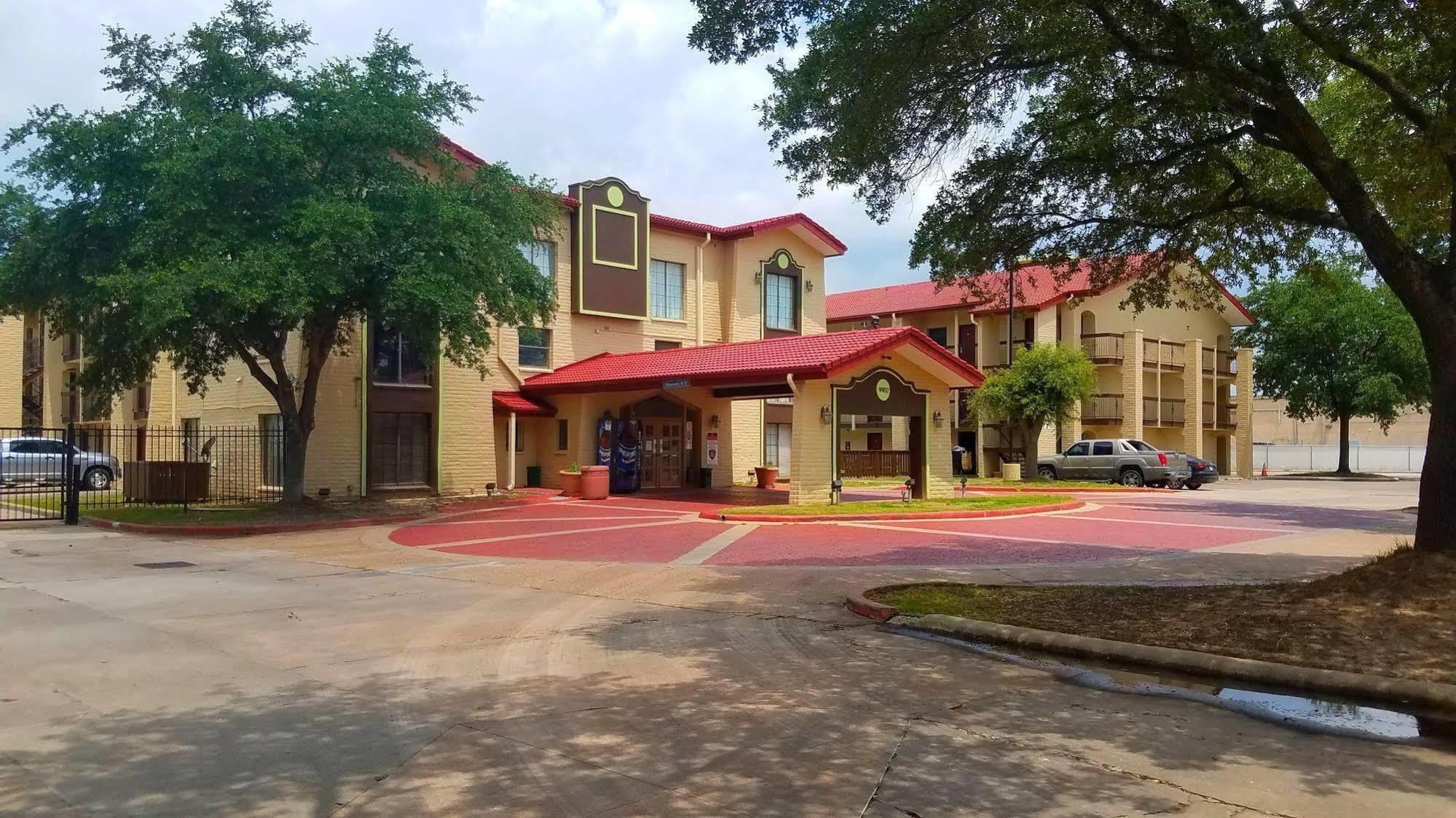 Red Roof Inn & Suites Houston- Hobby Airport Zewnętrze zdjęcie