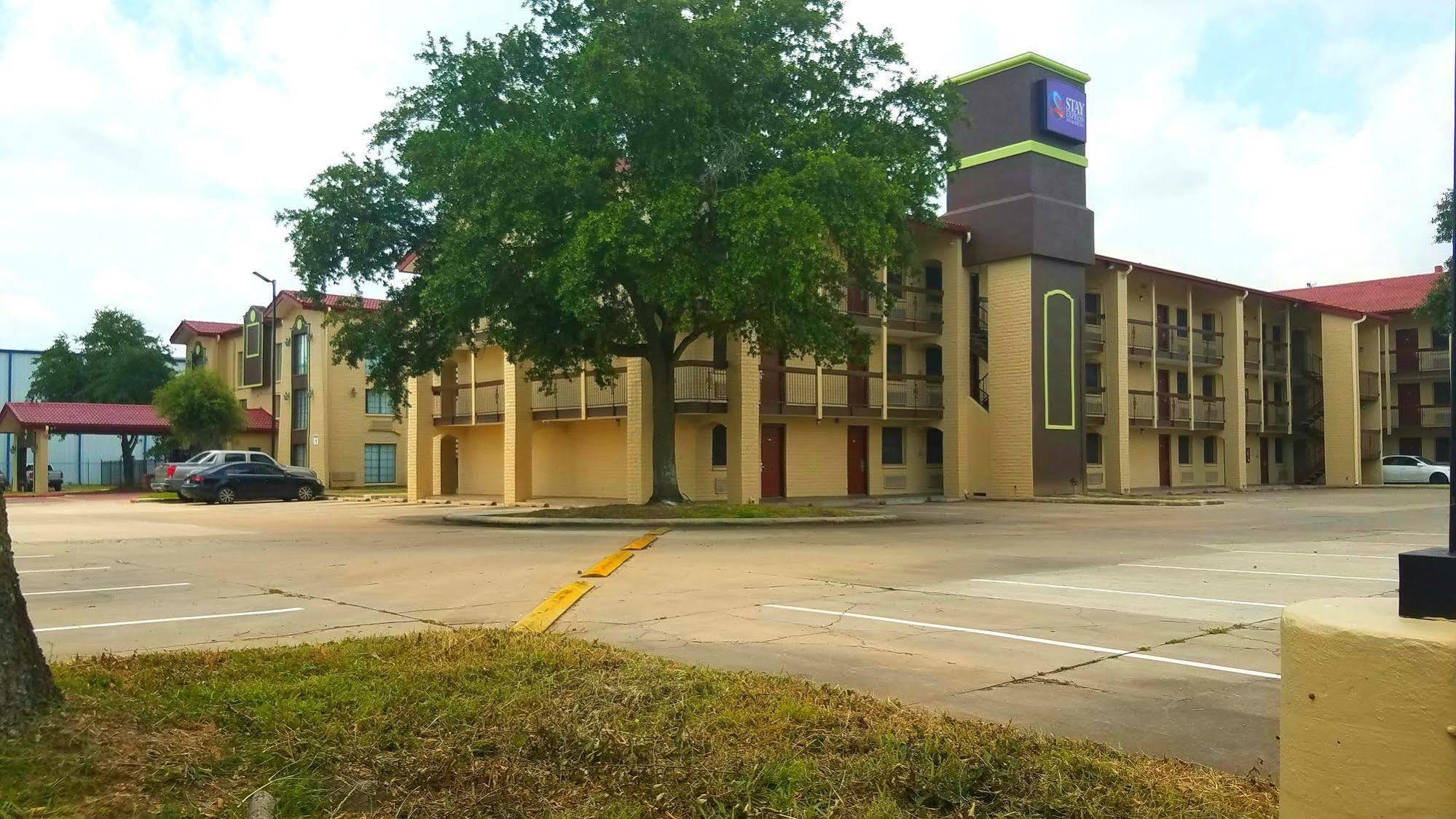 Red Roof Inn & Suites Houston- Hobby Airport Zewnętrze zdjęcie