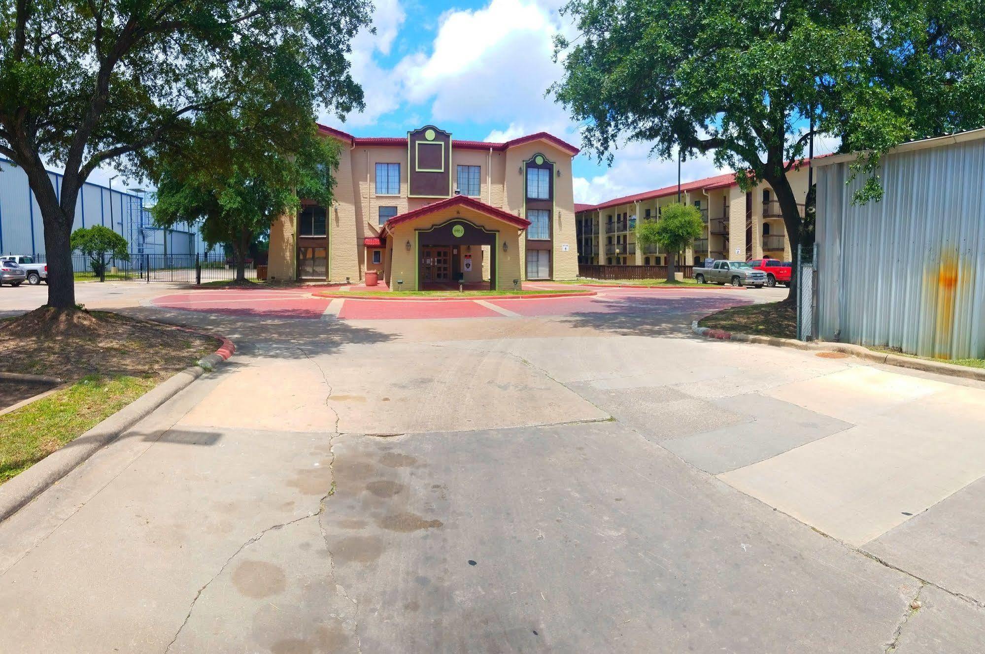 Red Roof Inn & Suites Houston- Hobby Airport Zewnętrze zdjęcie